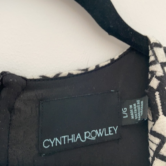 Beautiful print black and white dress - Picture 3 of 3